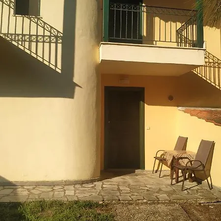 Roxanne Villa's Hanióti
