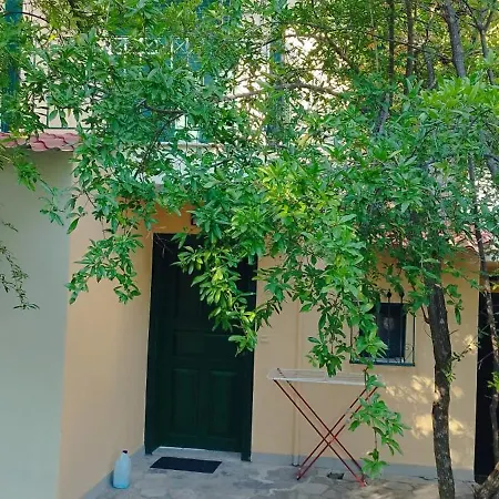 Roxanne Villa's Hanioti