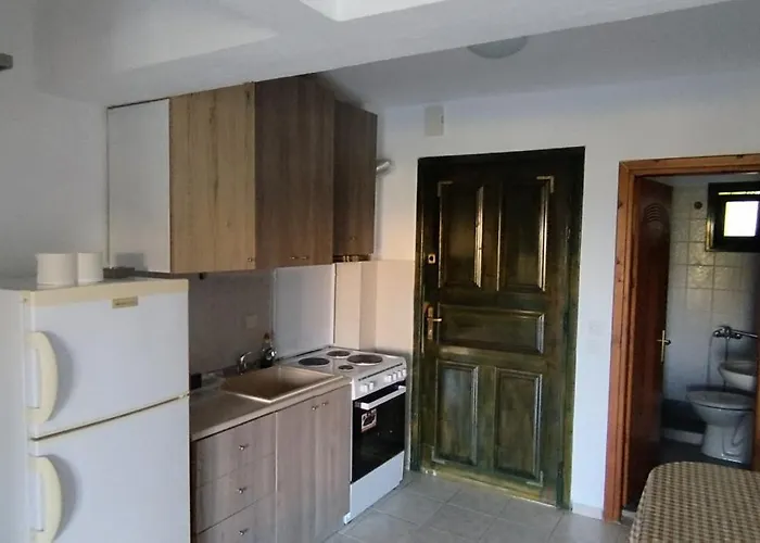 Roxanne Villa's Hanioti